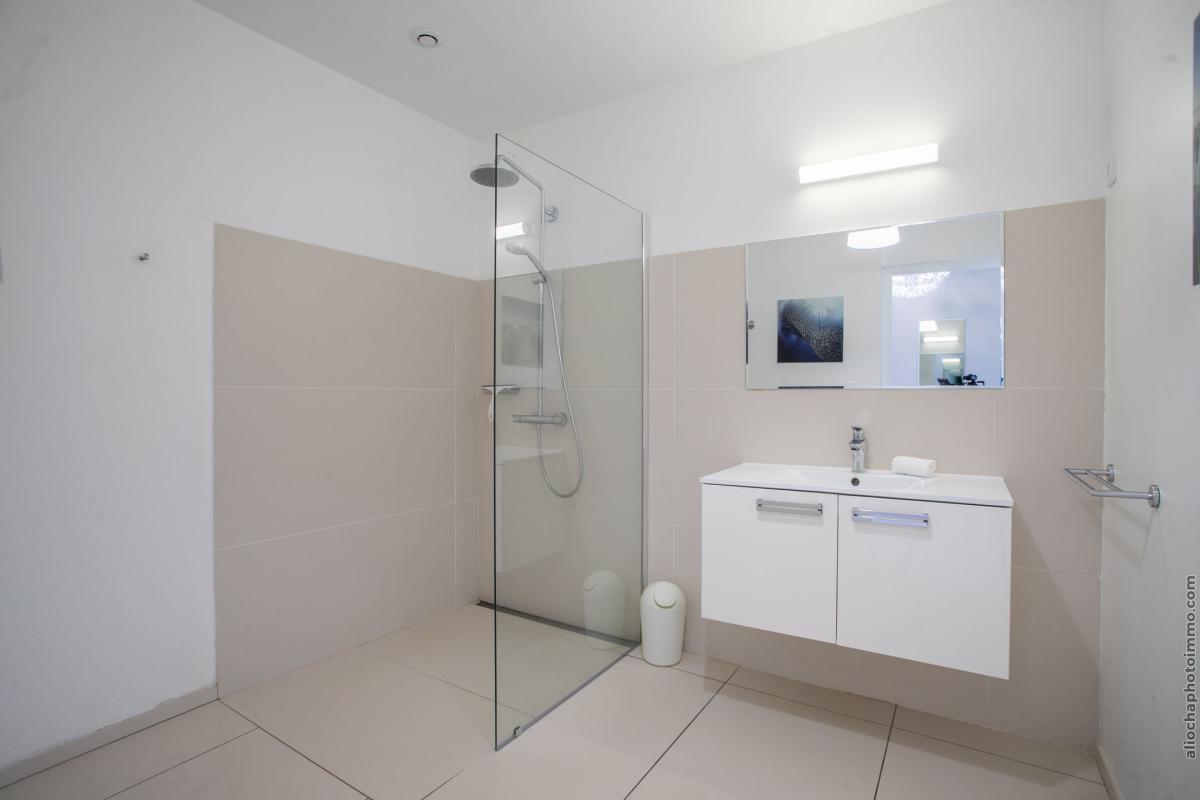 Location_Villa_Les_Trois_Ilets_Martinique_chambre rouge 4